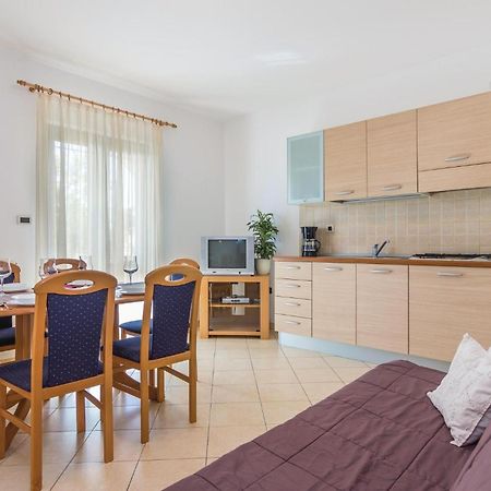 Beautiful Apartment In Porec With Kitchen Exterior photo